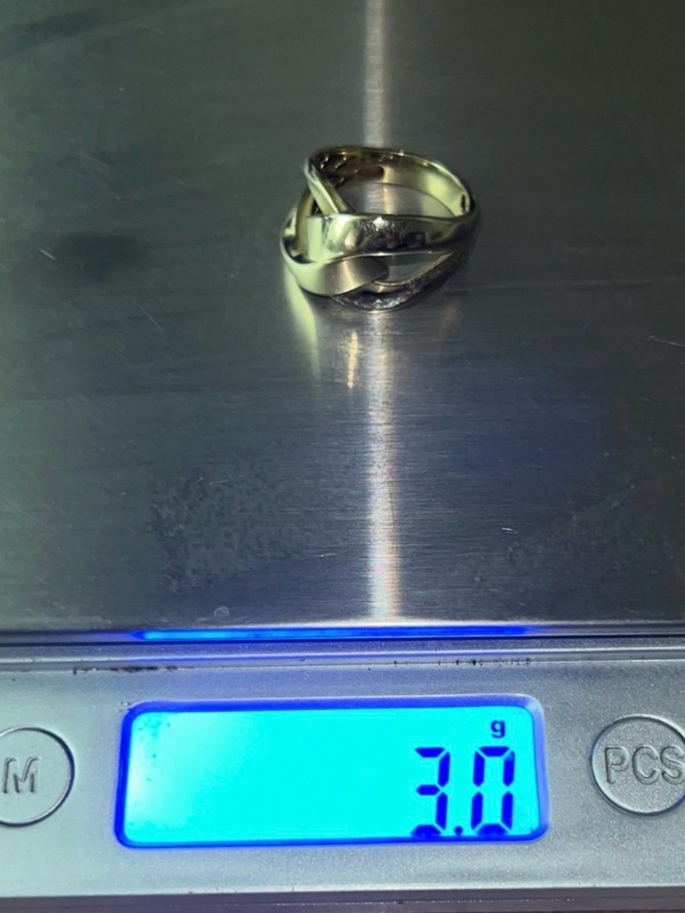 *FLASH SALE*10 KT Gold Cross Over Ring - Picture 4 of 4